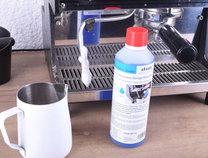 Liquid cleaner milk foam - Clean Steam